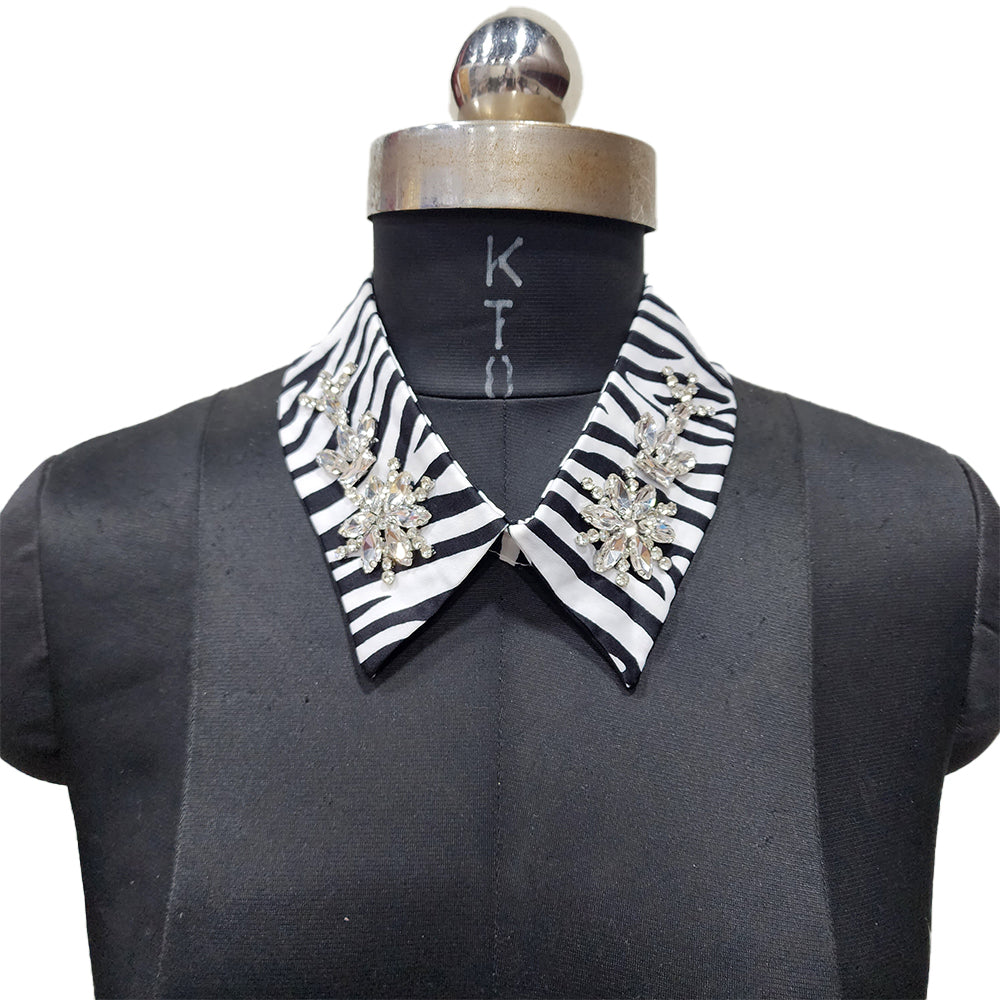 Black, White Fancy Stonework collar with back button
