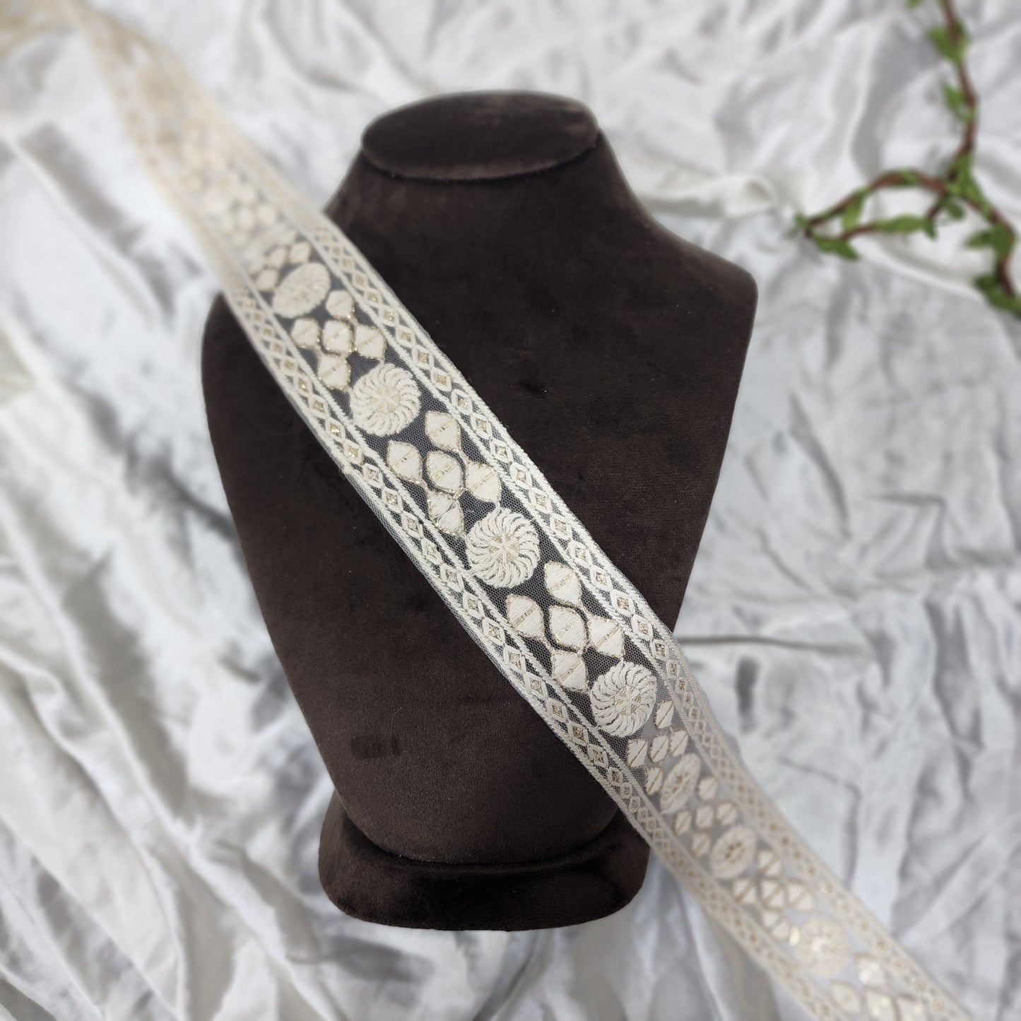 Designer Lakhnavi Lace Border