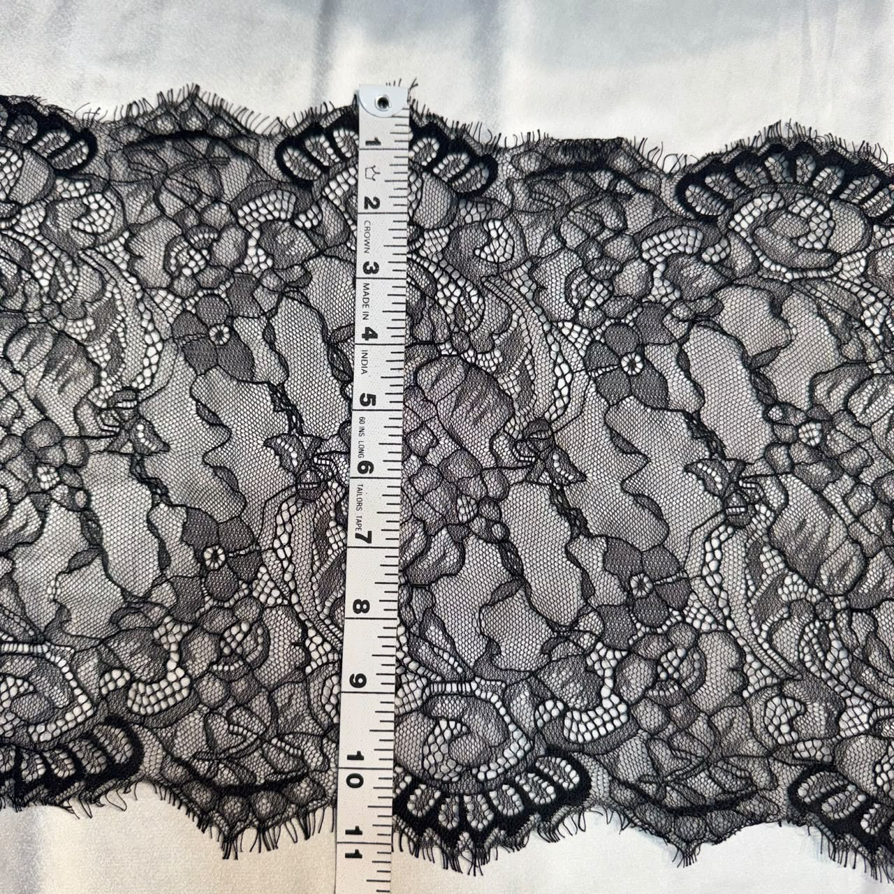 Black Chantilly Floral Lace Border