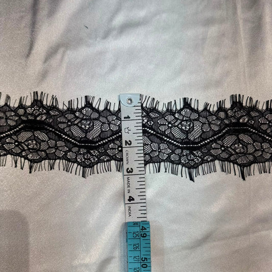 Elegant Black Floral Scalloped Lace Border