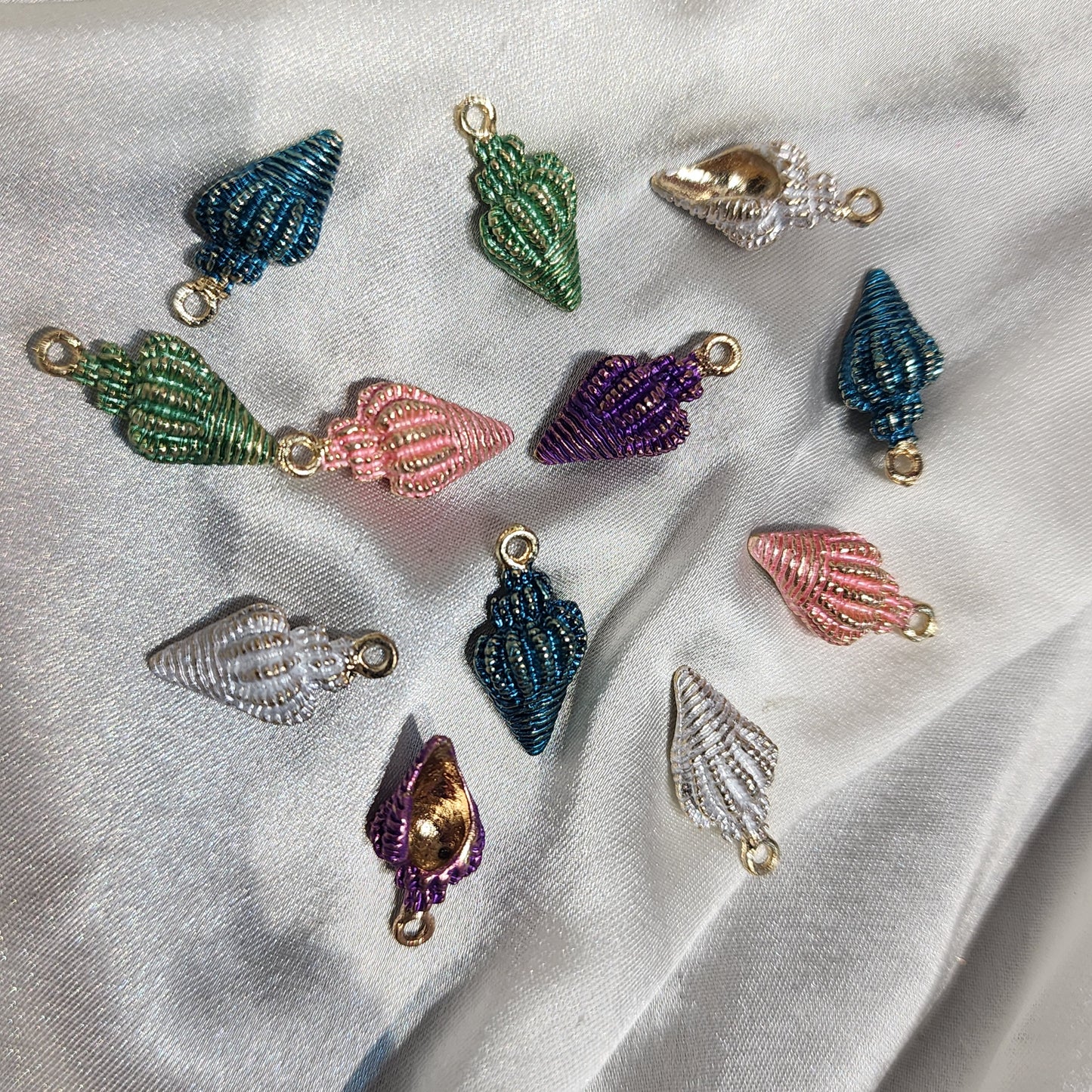 Shell Shaped Fancy Charms 5 Pieces