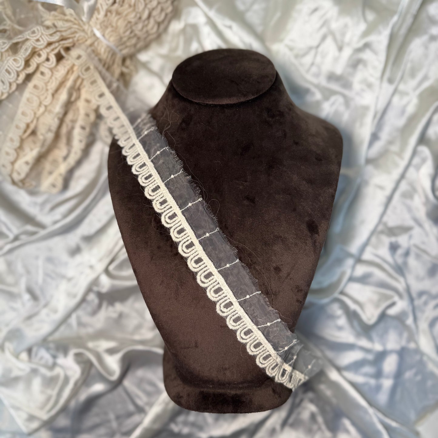 Off white Scallop Dyeable Lace