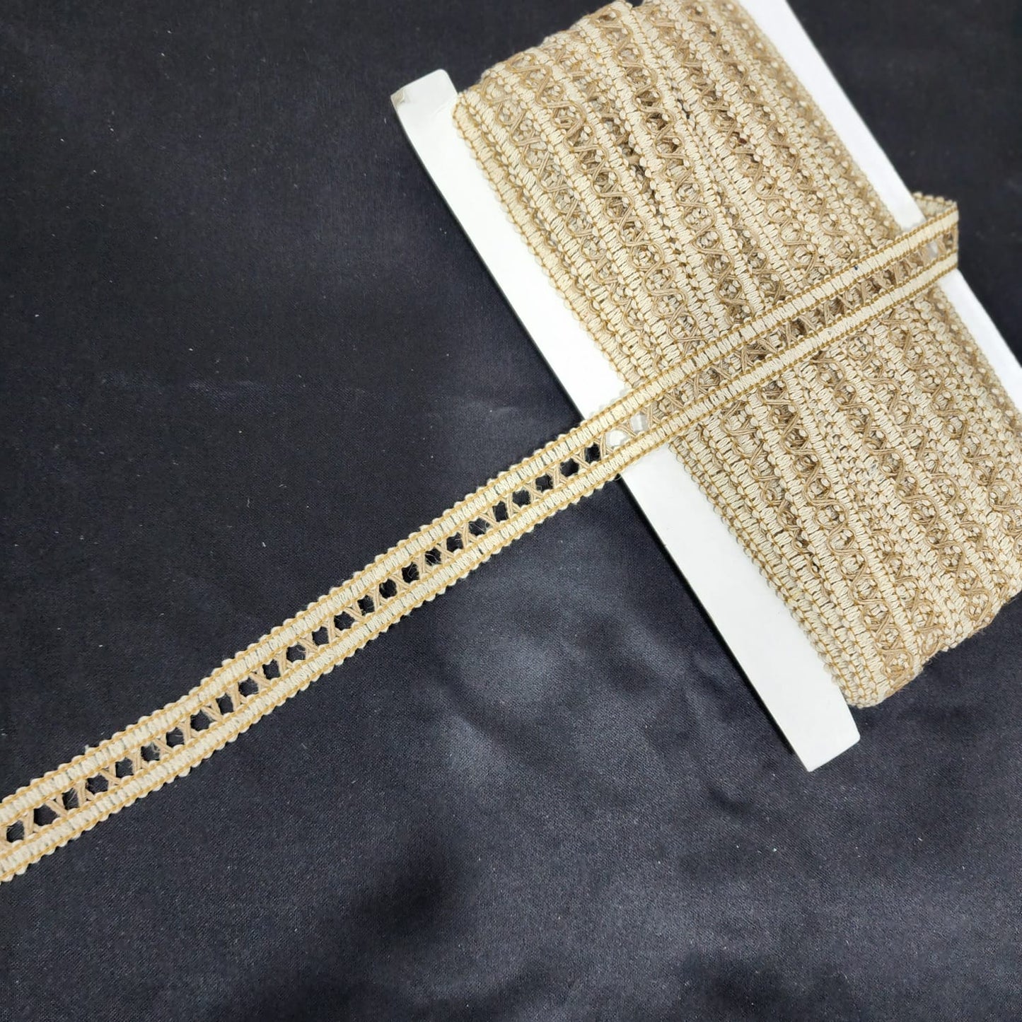 Roll of 25 meters approx Jute Lace Burlap Ribbon