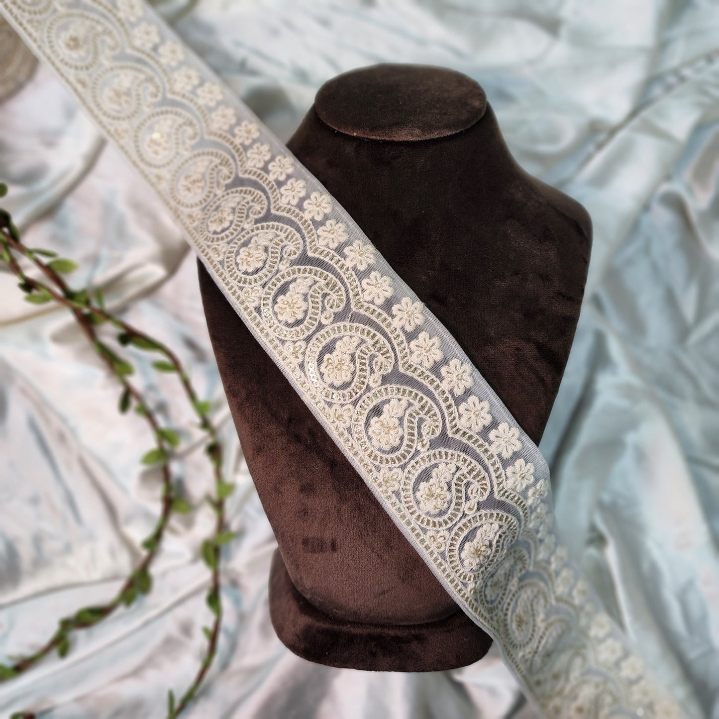 Dyeable Off white color Lakhnavi Lace Border Ambi Design