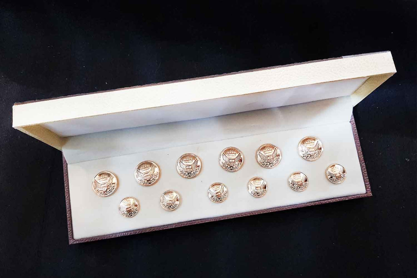Golden Color Wings Embossed with Crown Round Shape Metal Coat Buttons