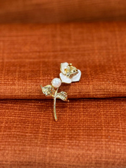 Flower Shape Designer Brooch Lapel Pin Package of 1 piece
