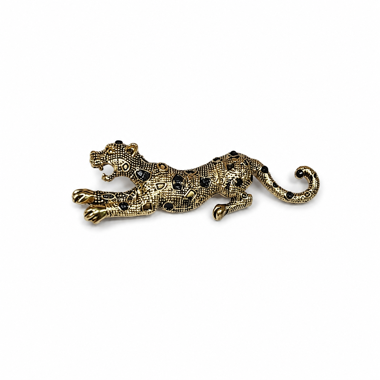 Gold leopard brooch with textured detailing
