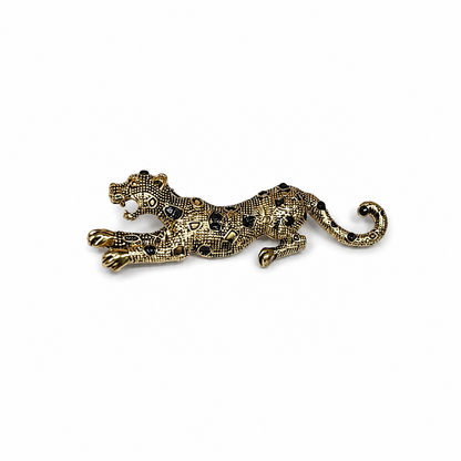 Gold leopard brooch with textured detailing