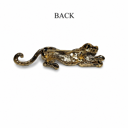 Gold leopard brooch with textured detailing