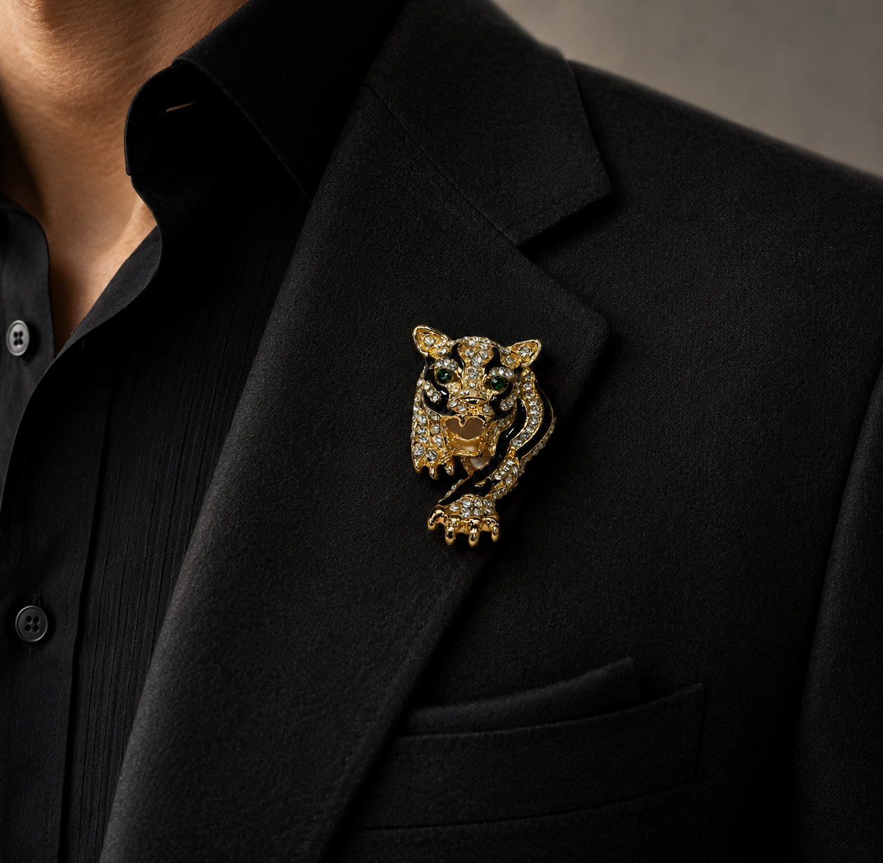 Luxury Crystal Tiger Head Brooch