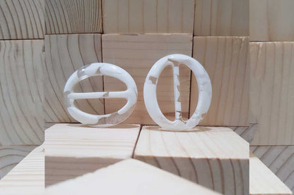 White Printed Oval Shape Plastic Buckles 4 pcs