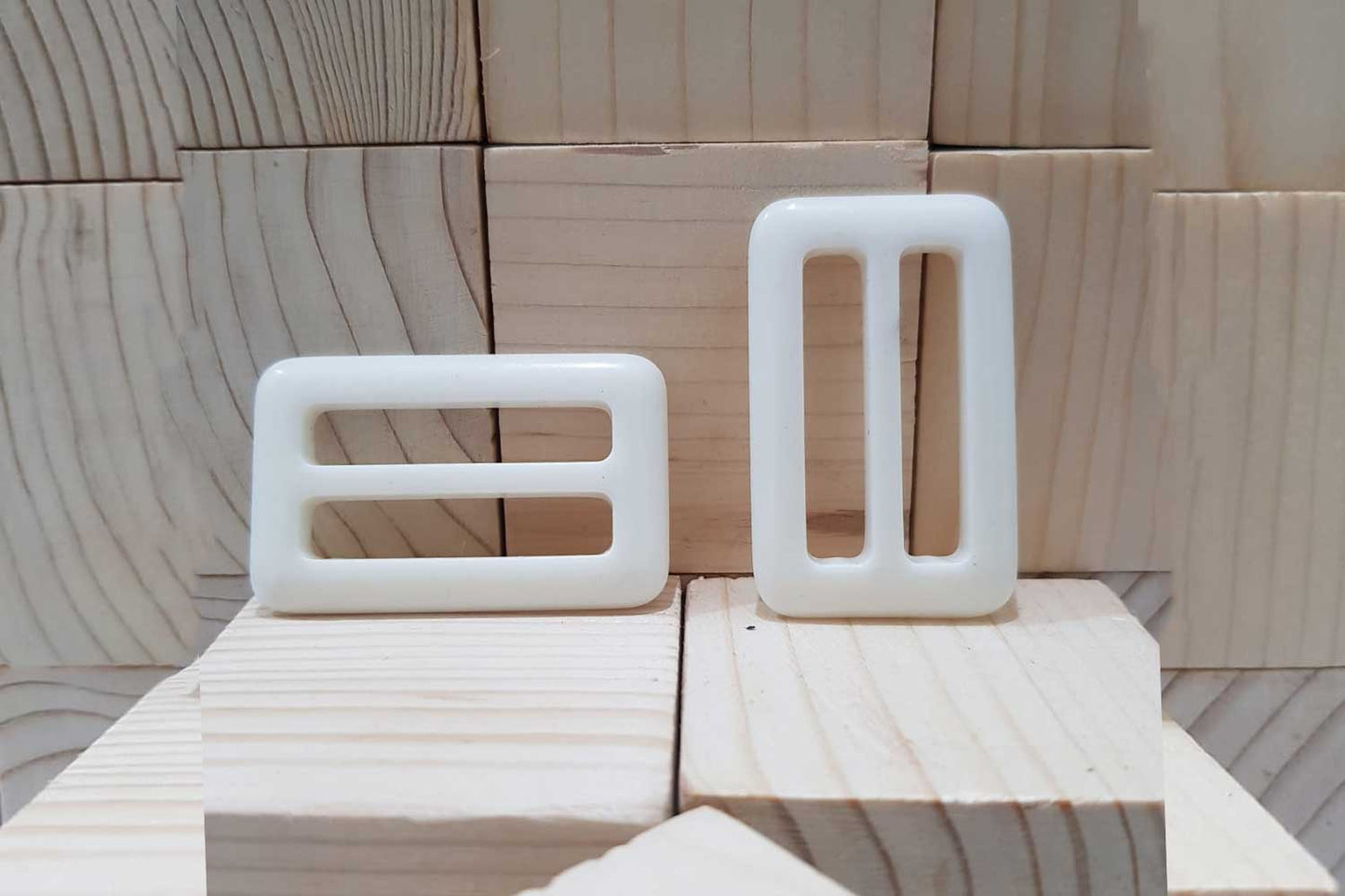 White color Plastic Buckles Set of 4 Pcs