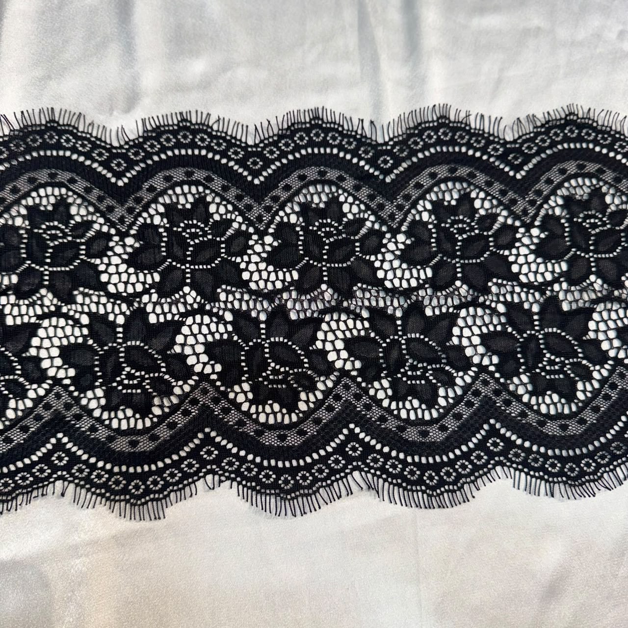 Elegant Black Floral Chantilly Lace