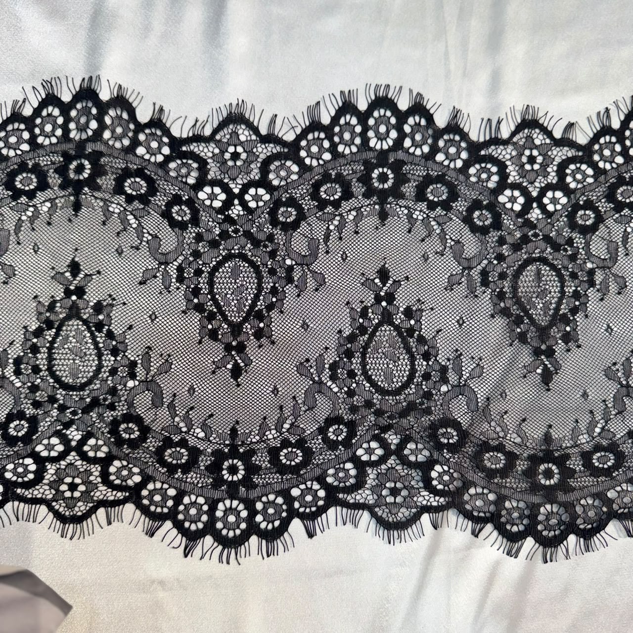 Elegant Black Floral Chantilly Lace border