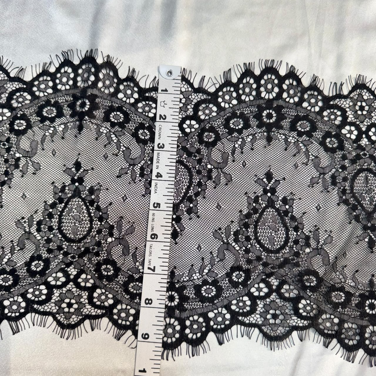 Elegant Black Floral Chantilly Lace border