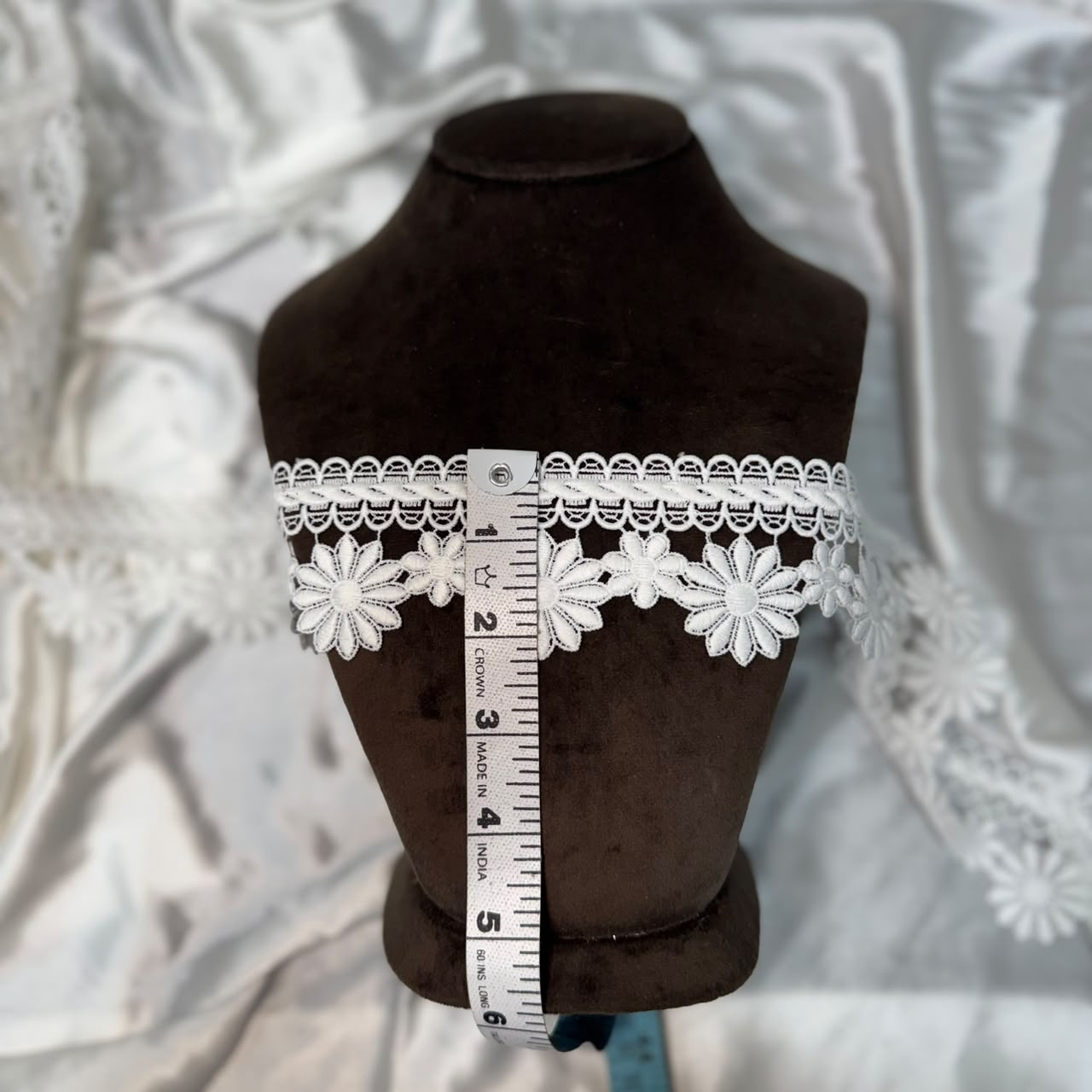 Premium White Flower Lace Border