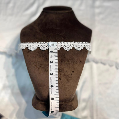 Elegant White Scalloped Floral Lace Trim