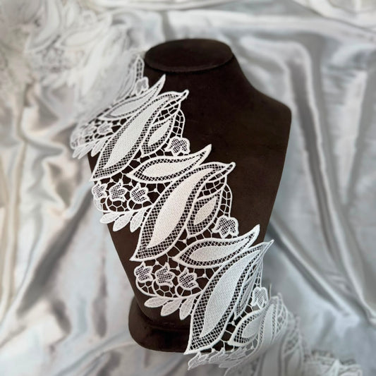 Classic White Leaf Pattern Decorative Lace Trim