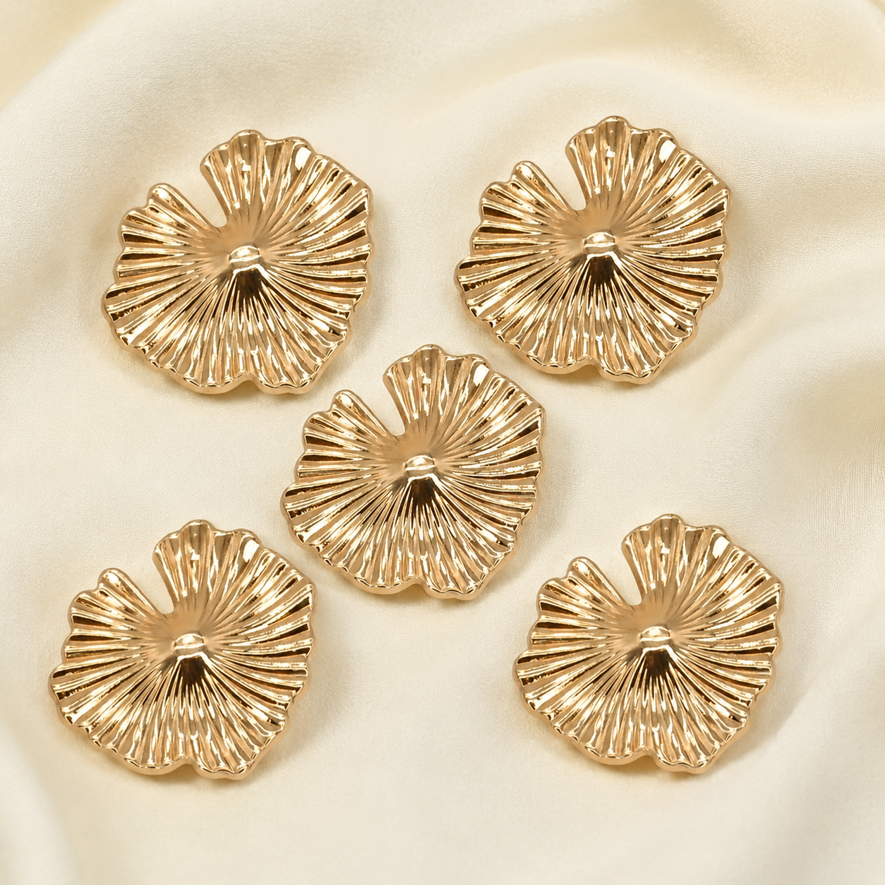 Shiny Gold Shell-Inspired Metal Buttons 5 Pieces