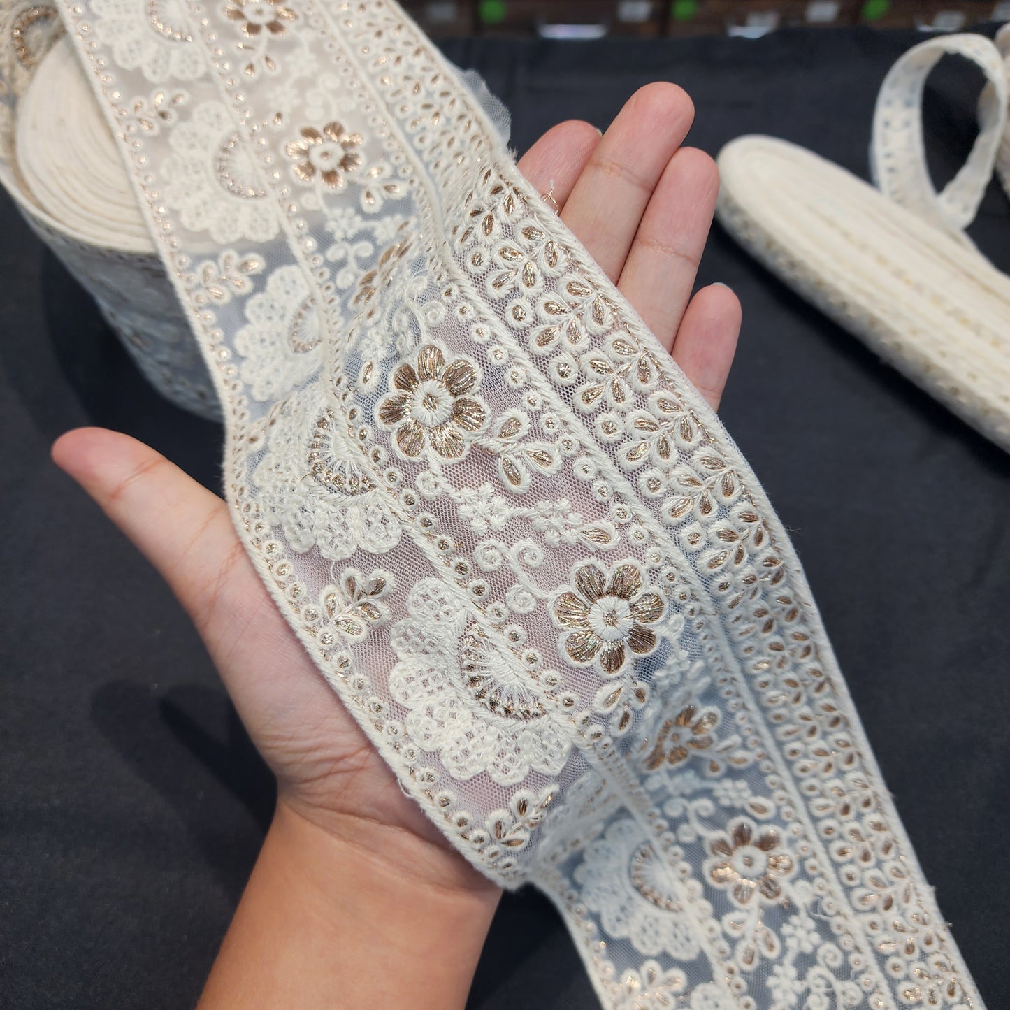 Dyeable Lucknowi Lace with Floral Design