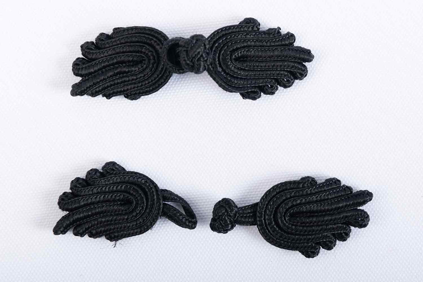Traditional Chinese Frog Button with Five Loop Design