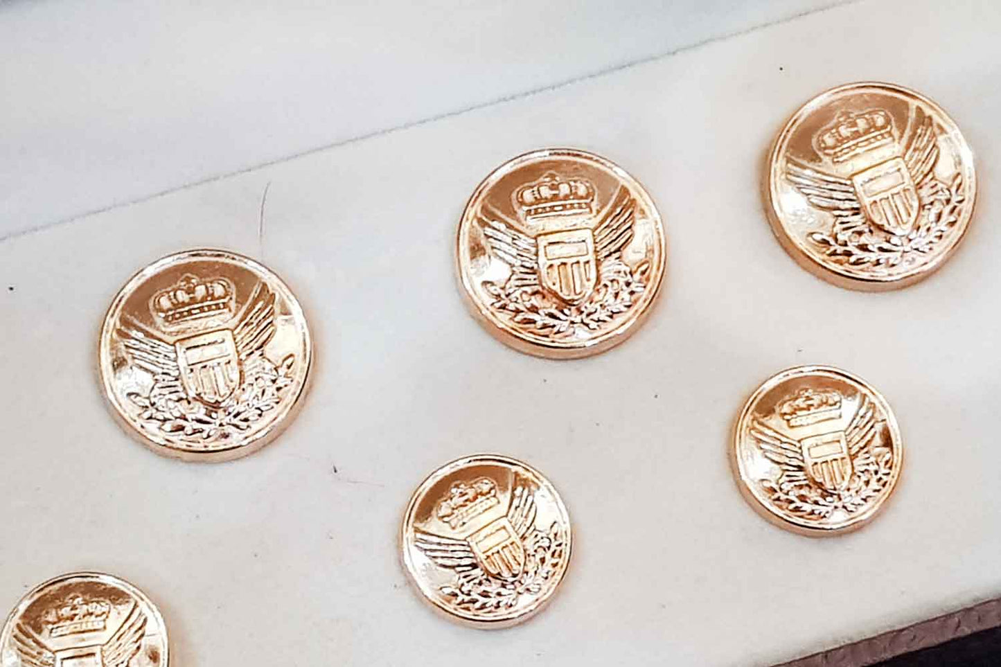 Golden Color Wings Embossed with Crown Round Shape Metal Coat Buttons