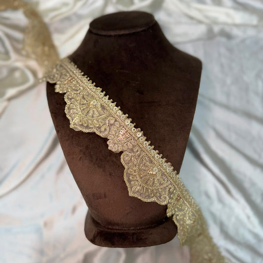 Elegant Fan Motif Embroidered Lace Border