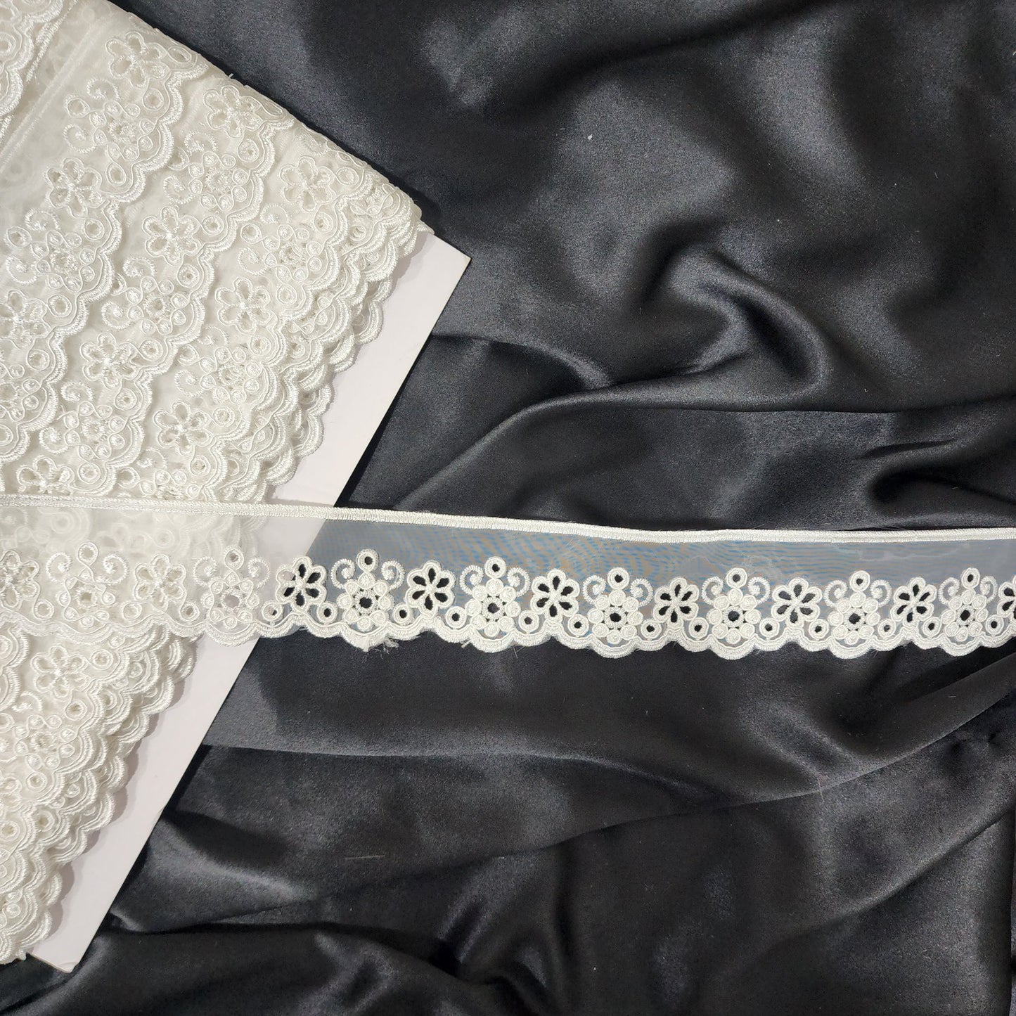 Pack of 19 Yards Fancy Organza Lace with floral Design