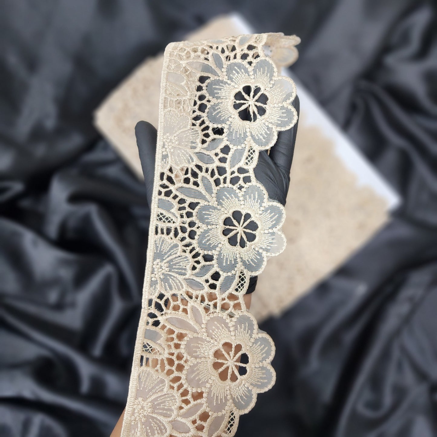 Pack of 10 Yards Floral Design Organza Lace