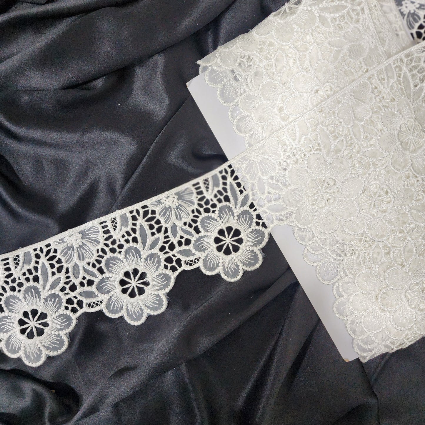 Pack of 10 Yards Floral Design Organza Lace