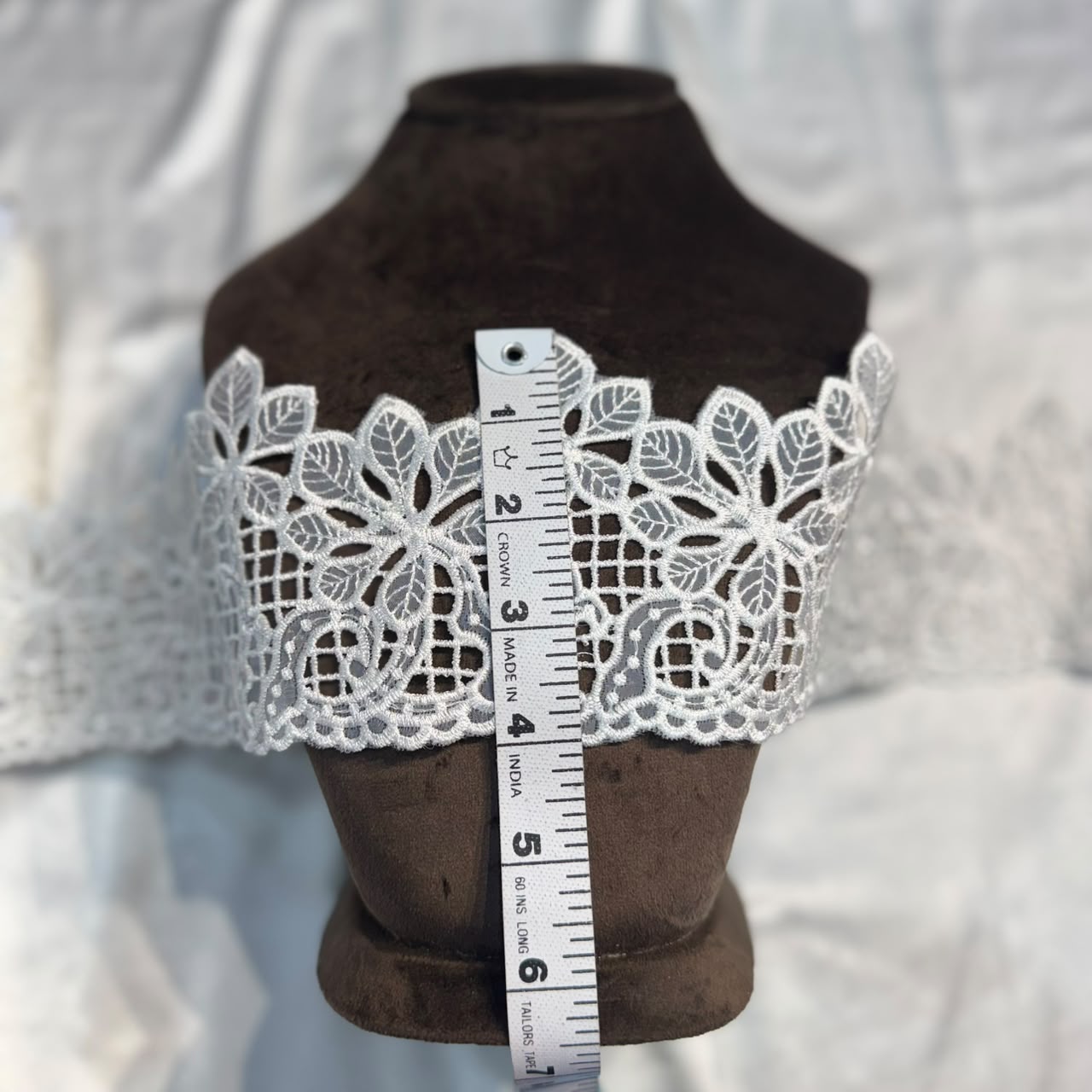 Vintage White Daisy Cutwork Lace Border