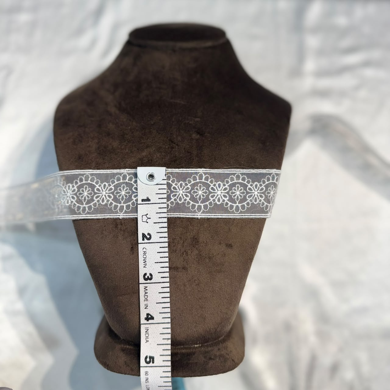 Premium White Daisy Embroidered Lace Border