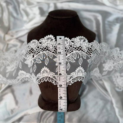 Classic White Scalloped Floral Lace Border