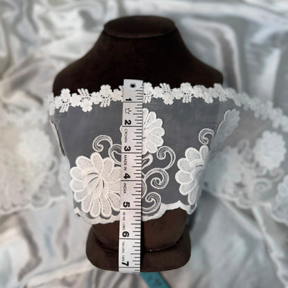 White Floral Scalloped Lace Border