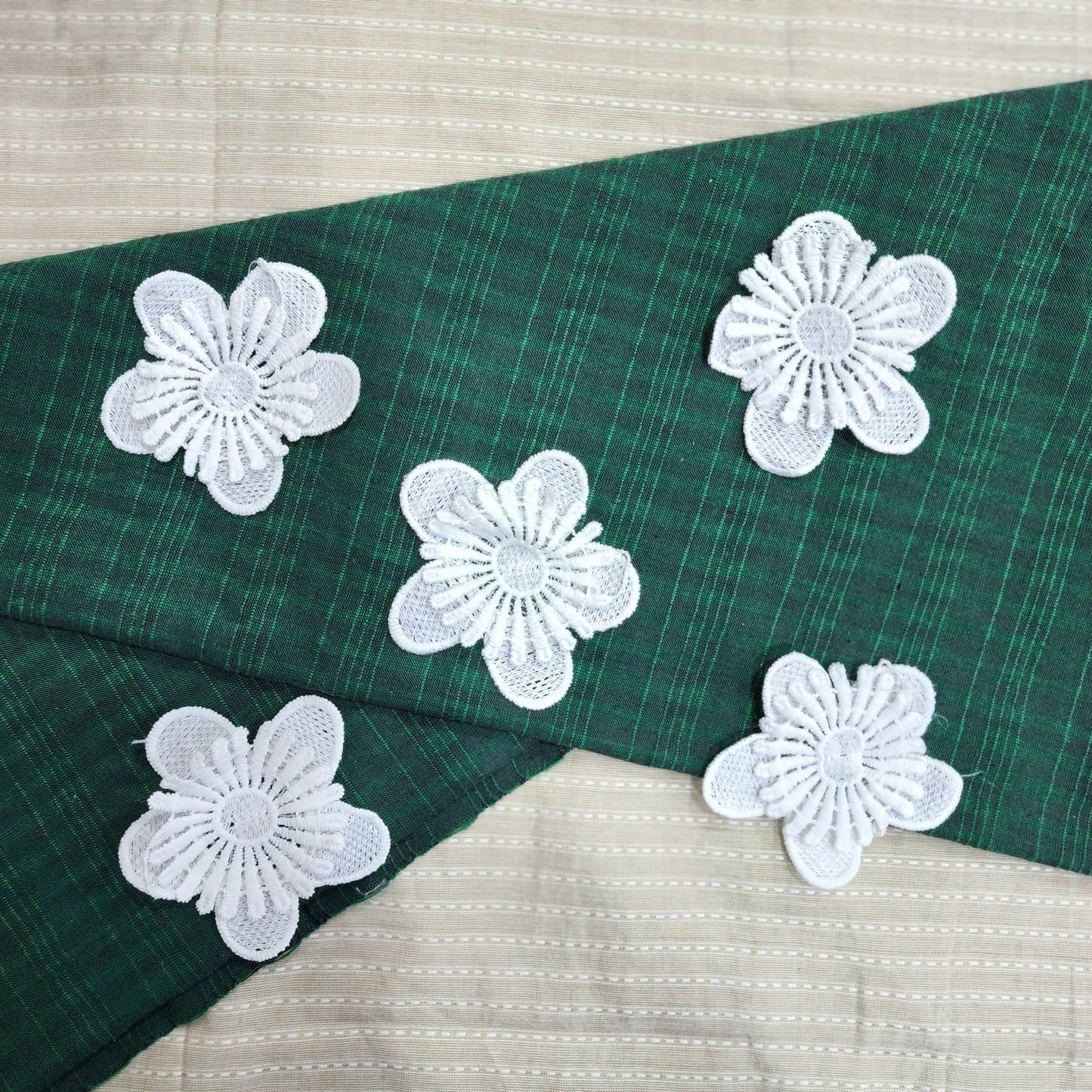 White color Flower Patches 5 Pieces