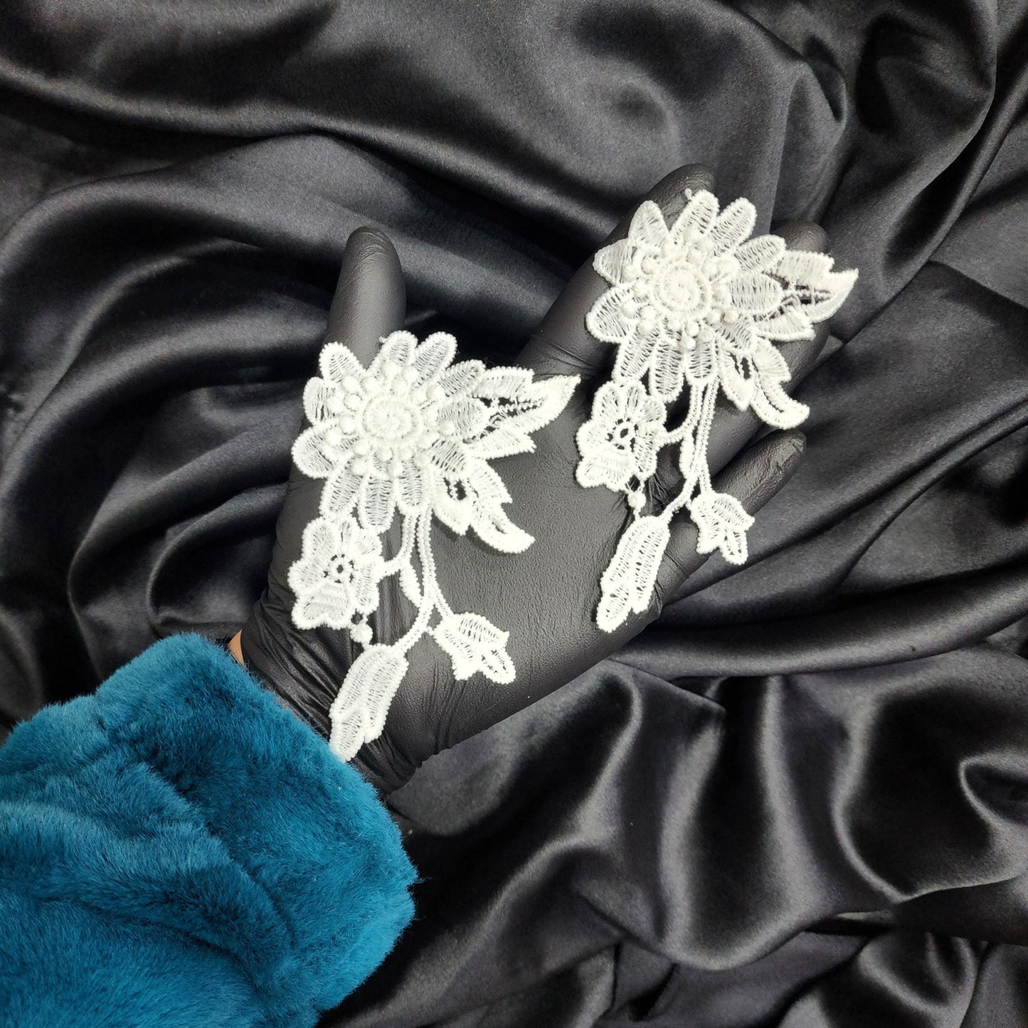 White Color Small Flower Patch 4 Pieces
