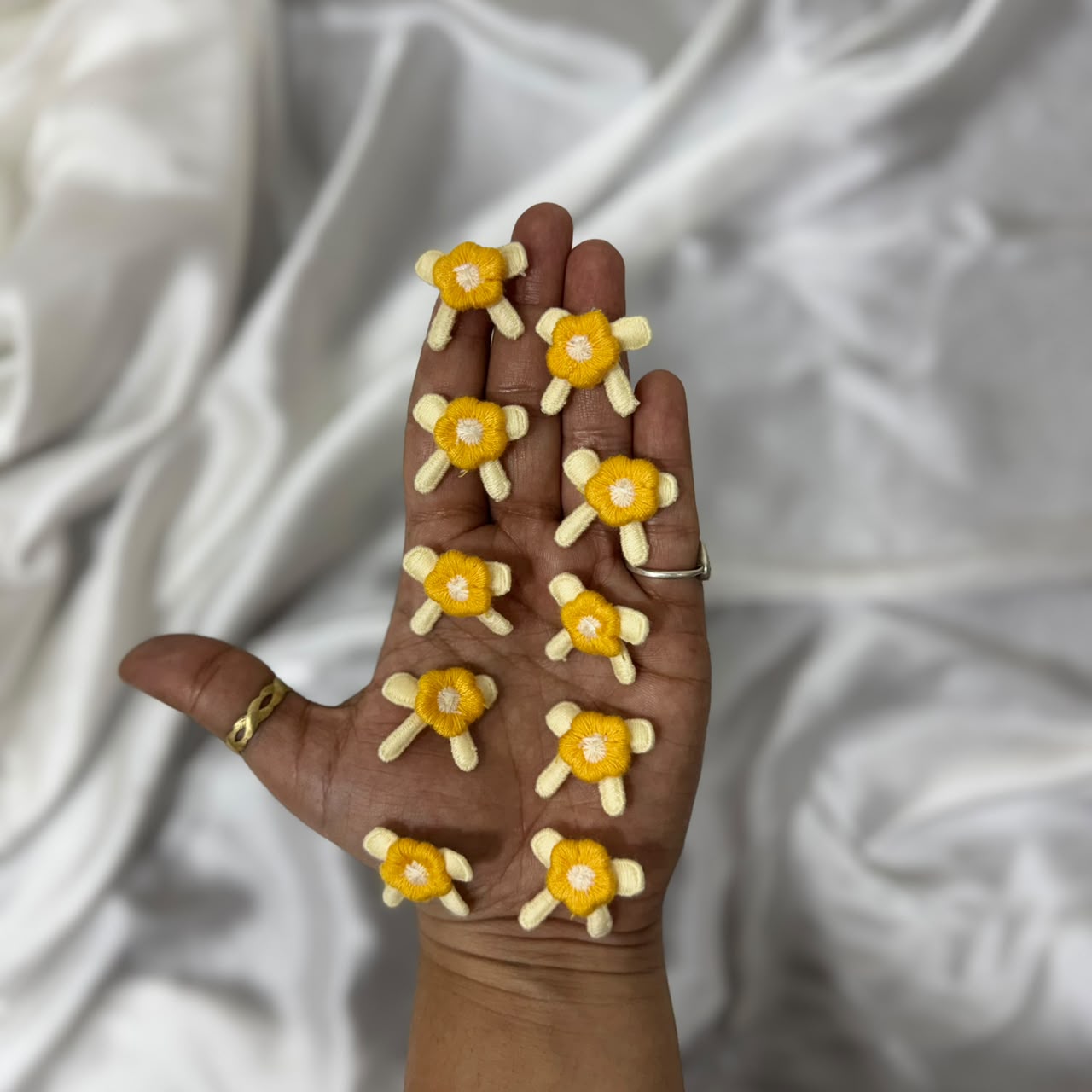 Mini Daisy Flower Embroidery Patch Set 10 Pieces