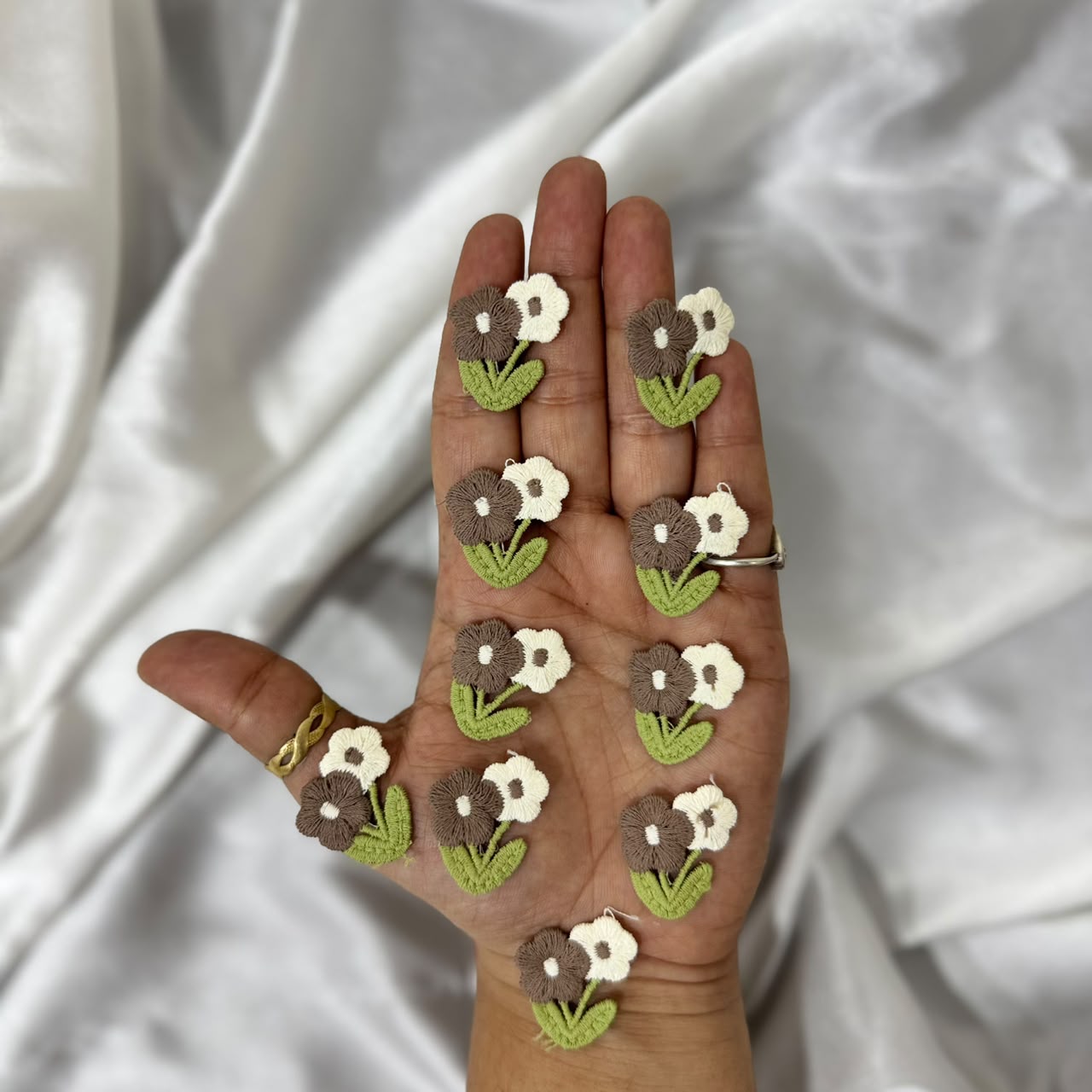 Decorative Mini Flower Applique Patch (10 Pieces)