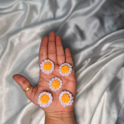 Soft Daisy Flower Decorative Applique Ptach Pack of 5 Pieces