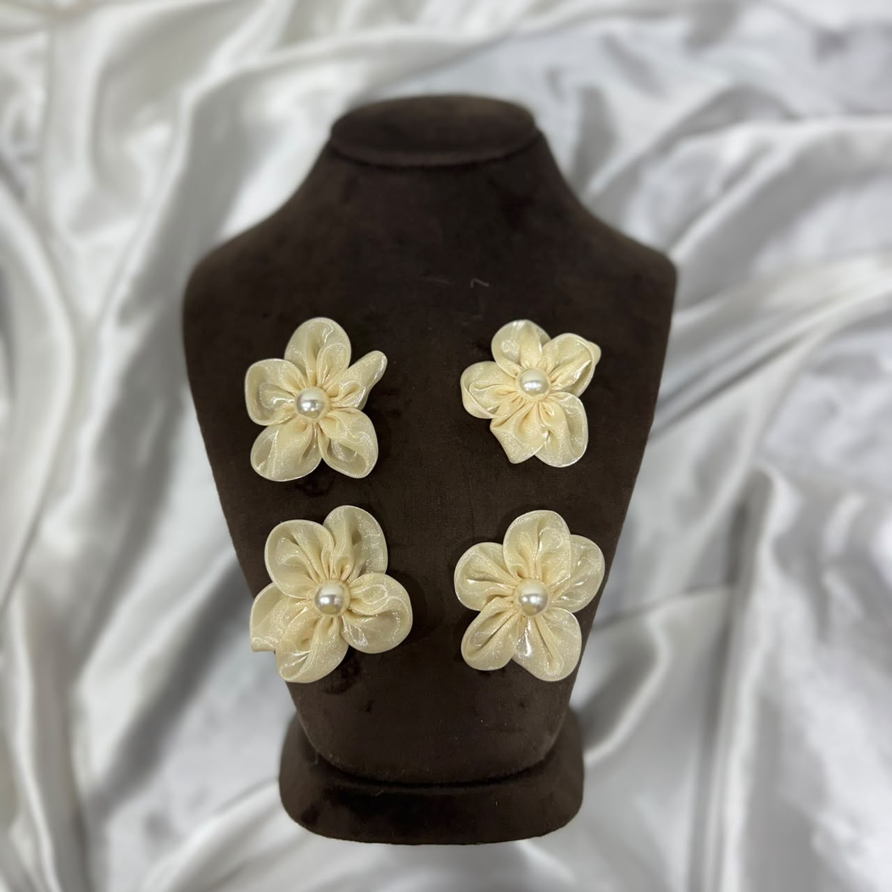 Decorative Floral Pearl Embellishment Patch (5 Pieces)