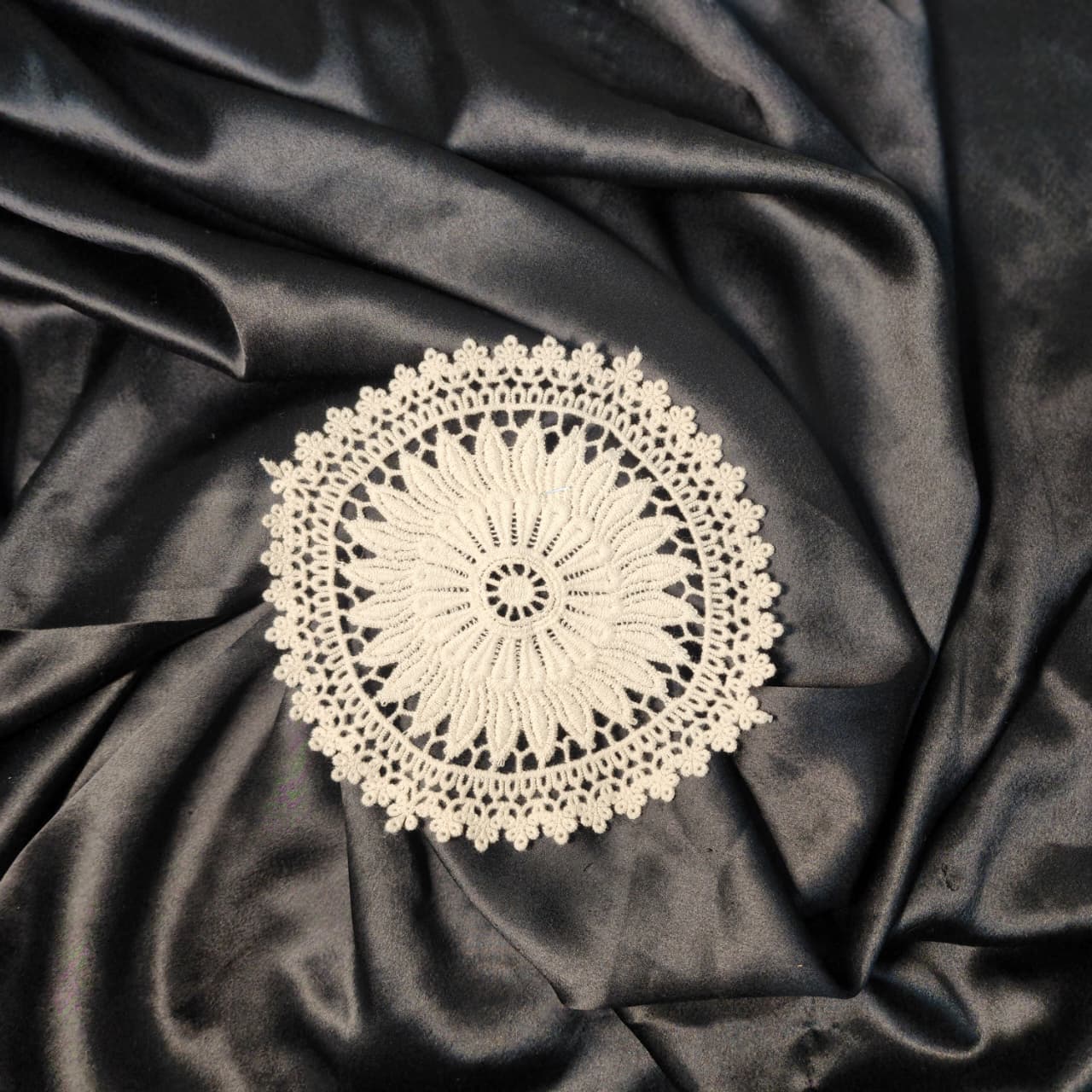 Elegant Sunflower Round Lace Applique Patch (1 piece)