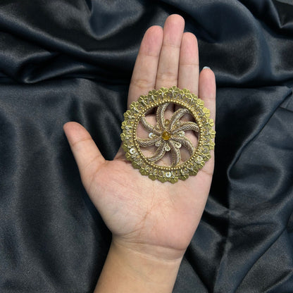 Round shaped handwork patch