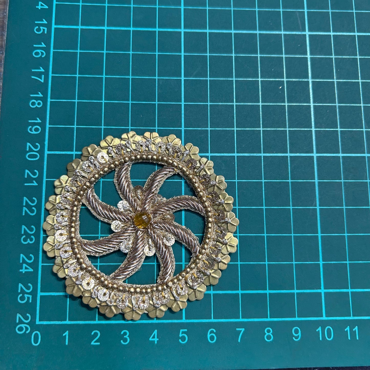 Round shaped handwork patch