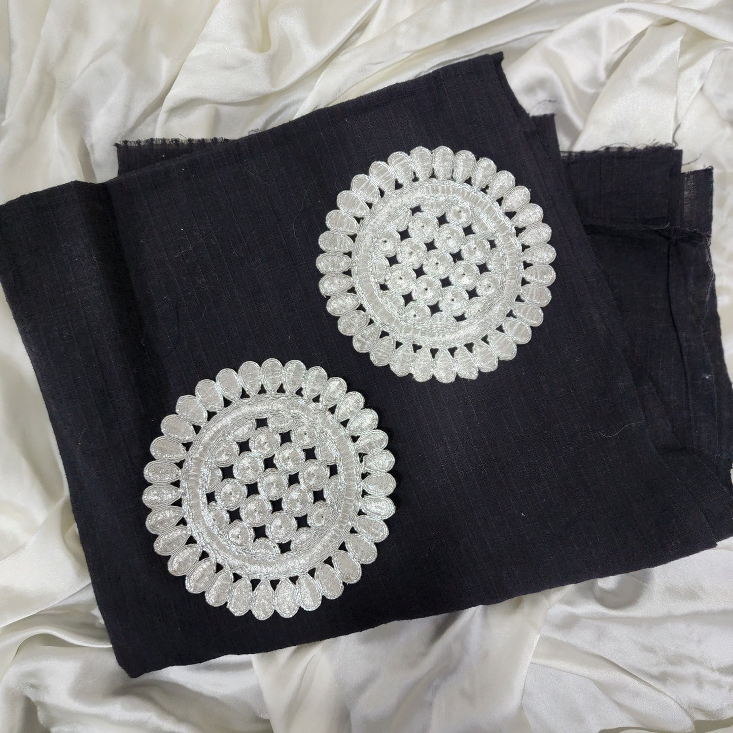 Set of 2 Pcs Silver color Round Zari work Patch
