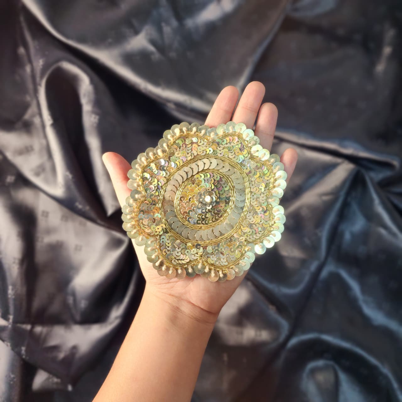 Golden color Sequins work Round Floral Patch 1 Piece