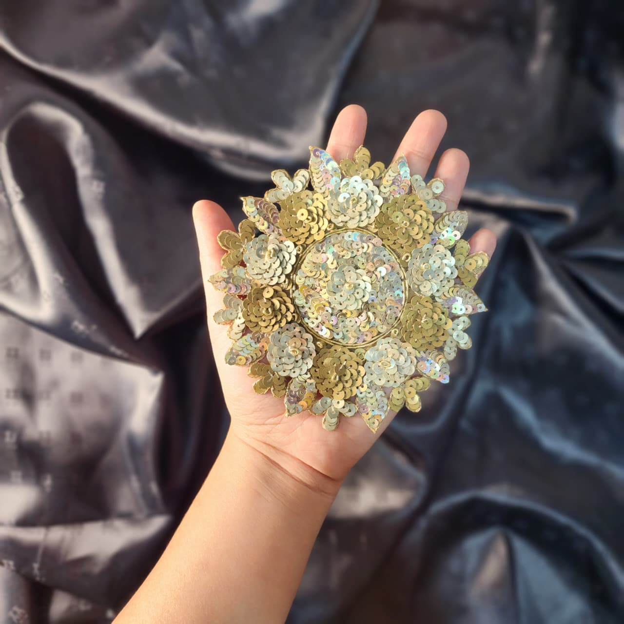 Golden color Sequins work Round Floral Patch 1 Piece
