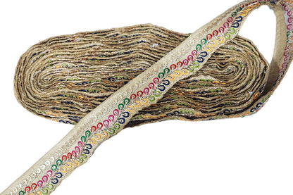 Thread Work Wavey Lace Border