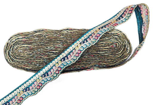 Thread Work Wavey Lace Border