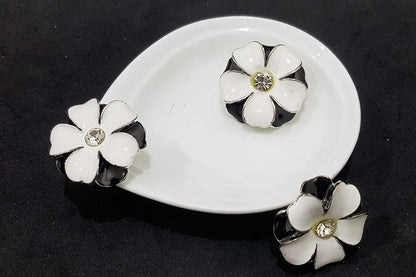 Set of 3 Pcs White Black Color Flower Shape Metal Fancy Buttons