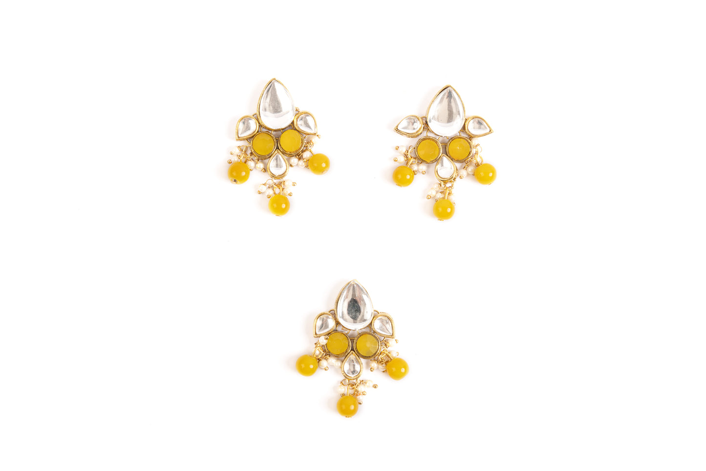 Elegant pearl and Kundan embellishment Buttons